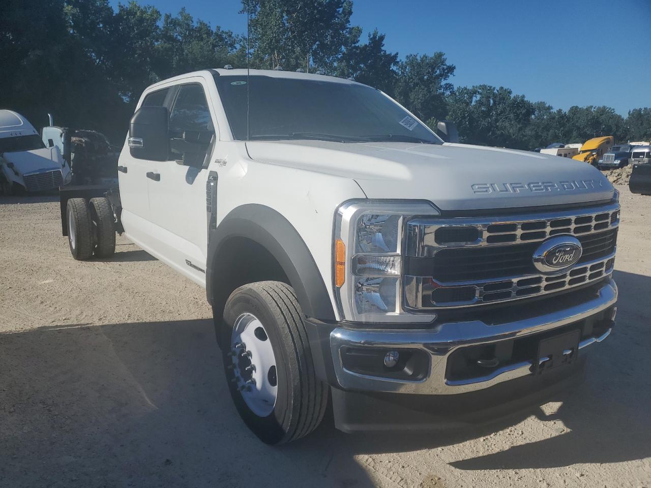 2023 Ford F550 Super Duty Super Duty - Image 4