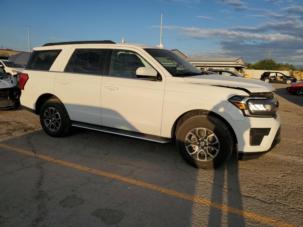 2023 Ford Expedition Xlt - Фото 4