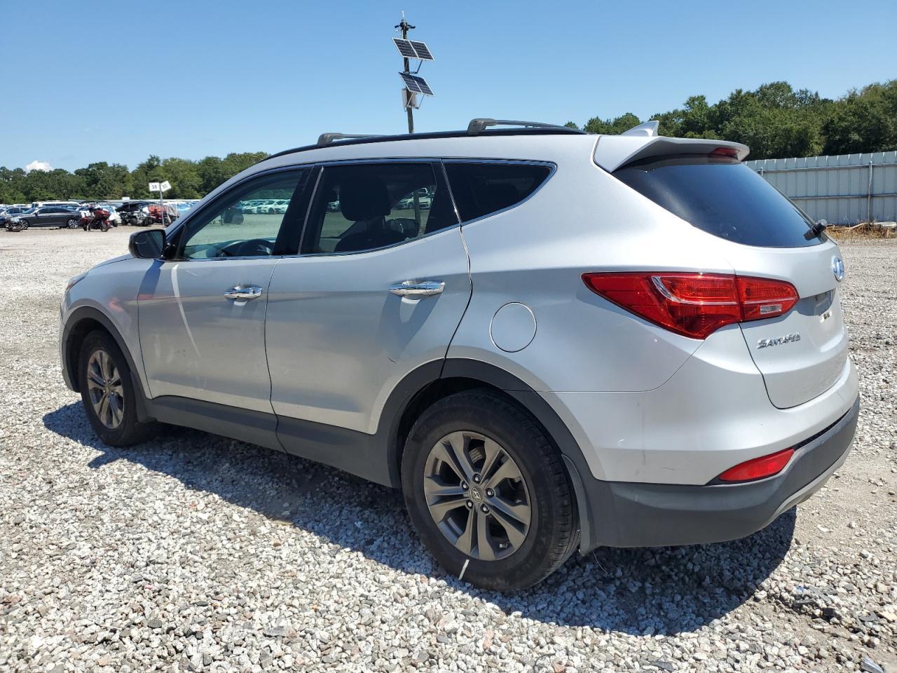 2014 Hyundai Santa Fe Sport - Image 2