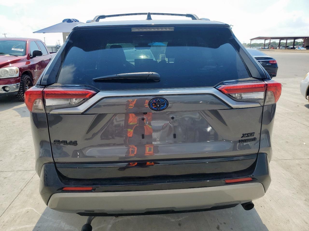2024 Toyota Rav4 Xse - Image 6