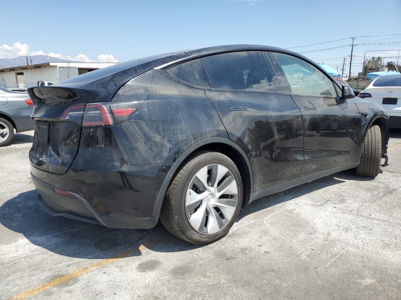 2024 Tesla Model Y - Фото 3