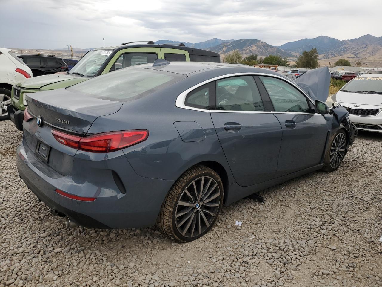 2022 BMW 228Xi - Фото 3