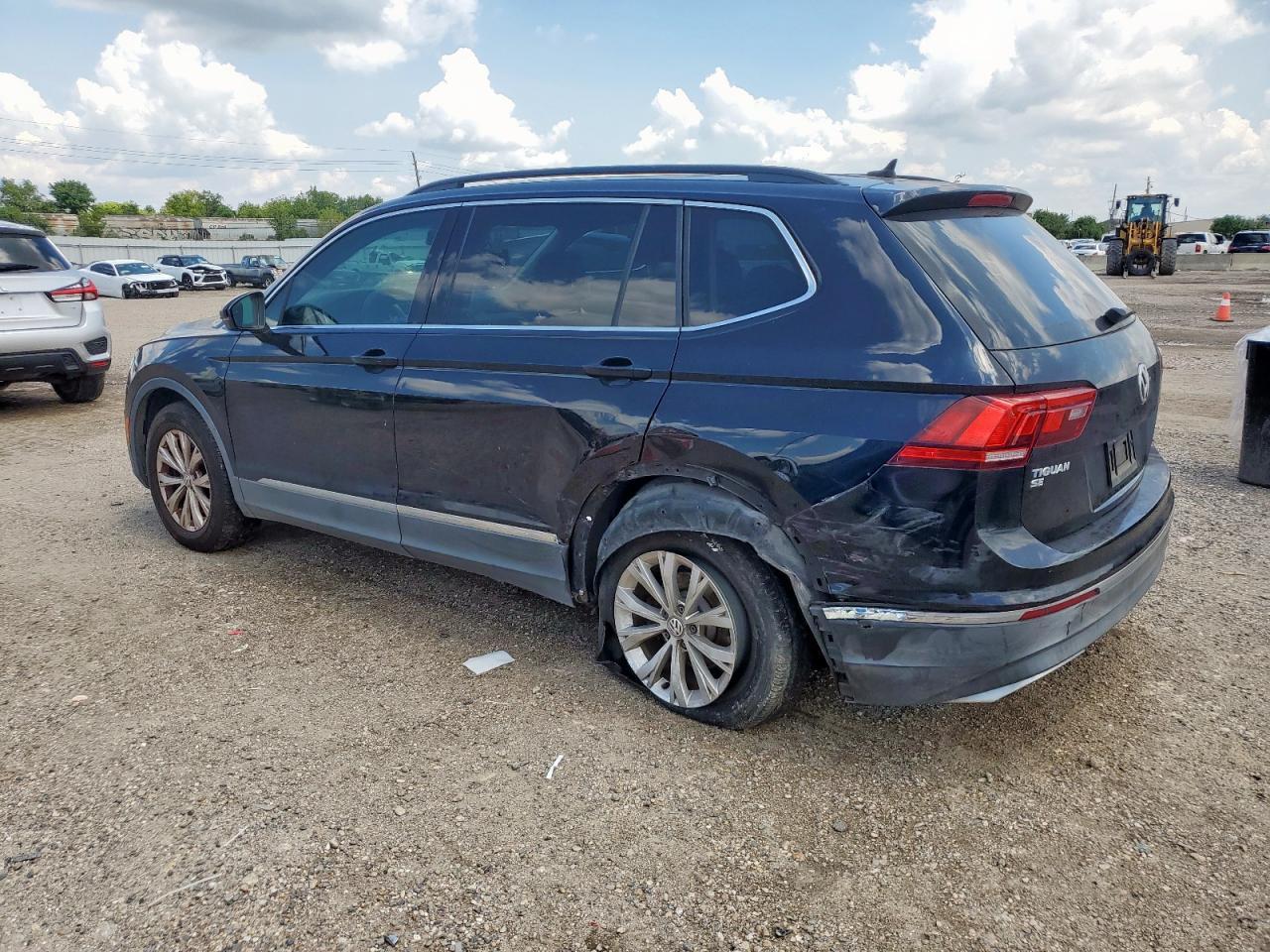 2018 Volkswagen Tiguan Se - Image 2