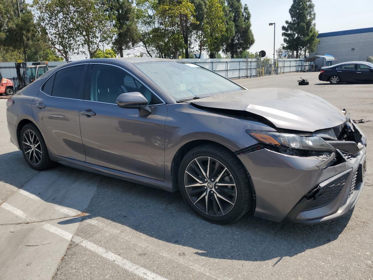 2021 Toyota Camry Se - Фото 4