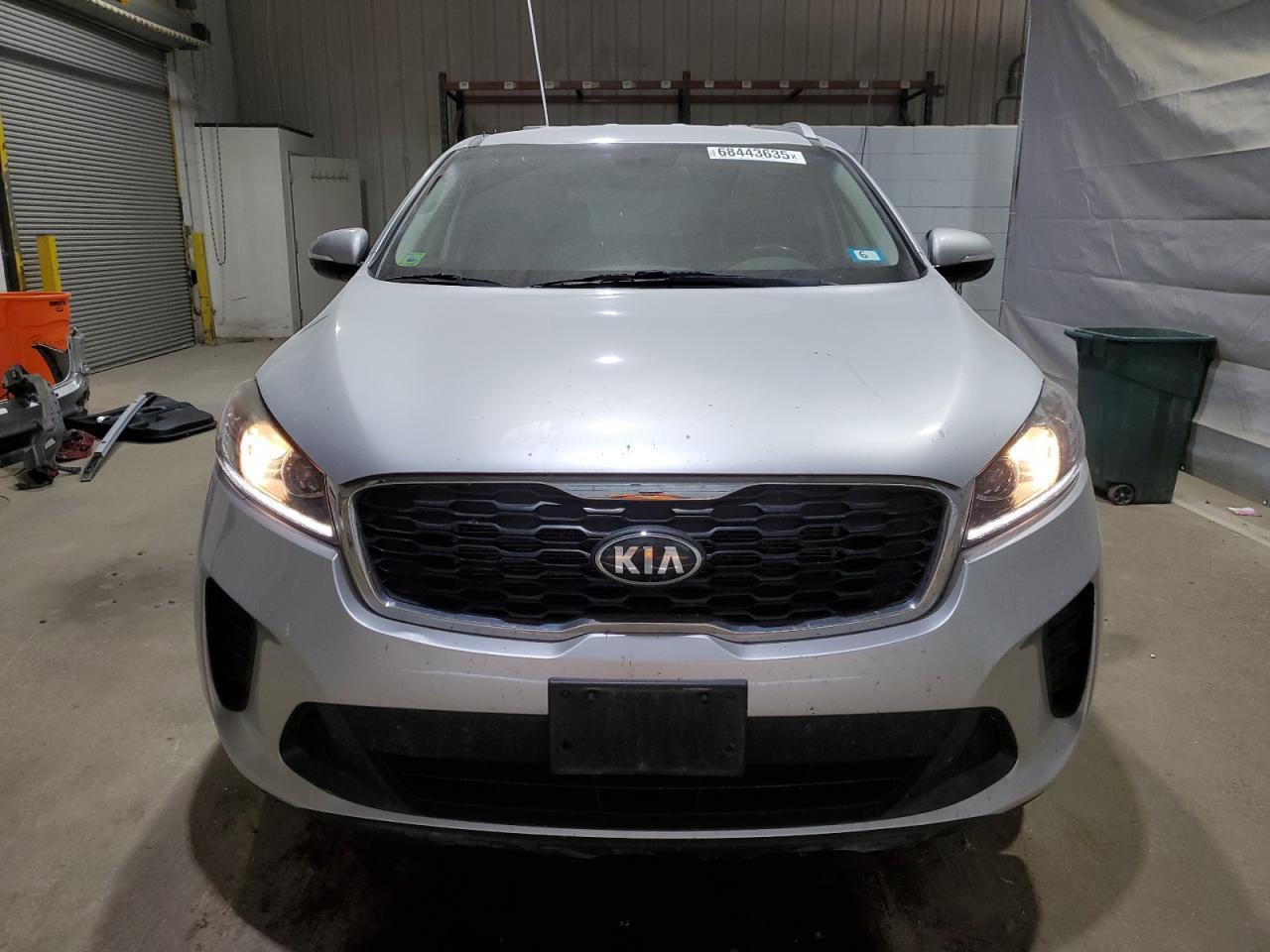 2019 Kia Sorento L - Image 5