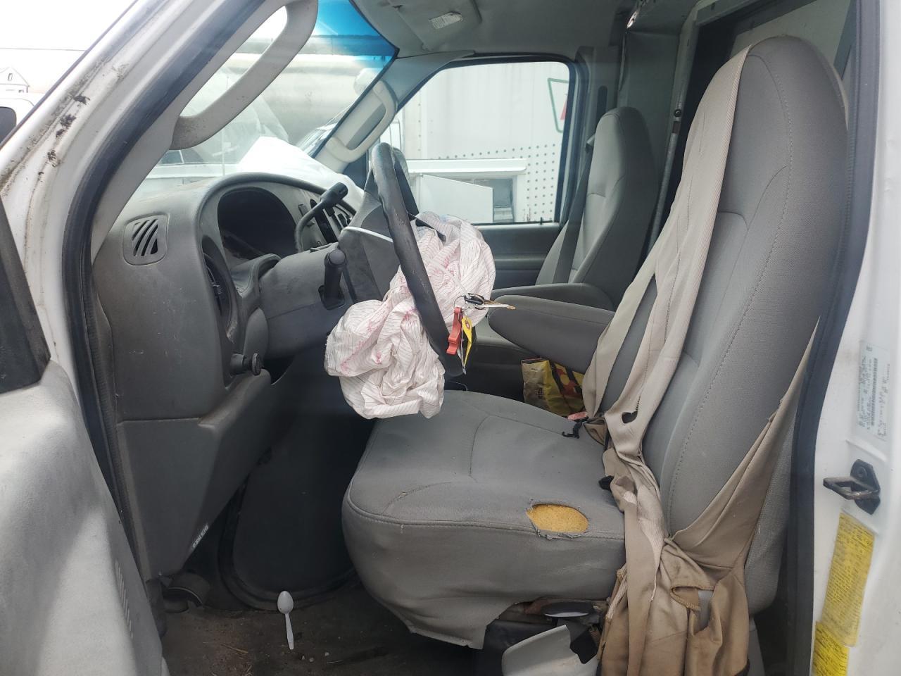 2006 Ford Econoline E350 Super Duty Cutaway Van - Фото 7