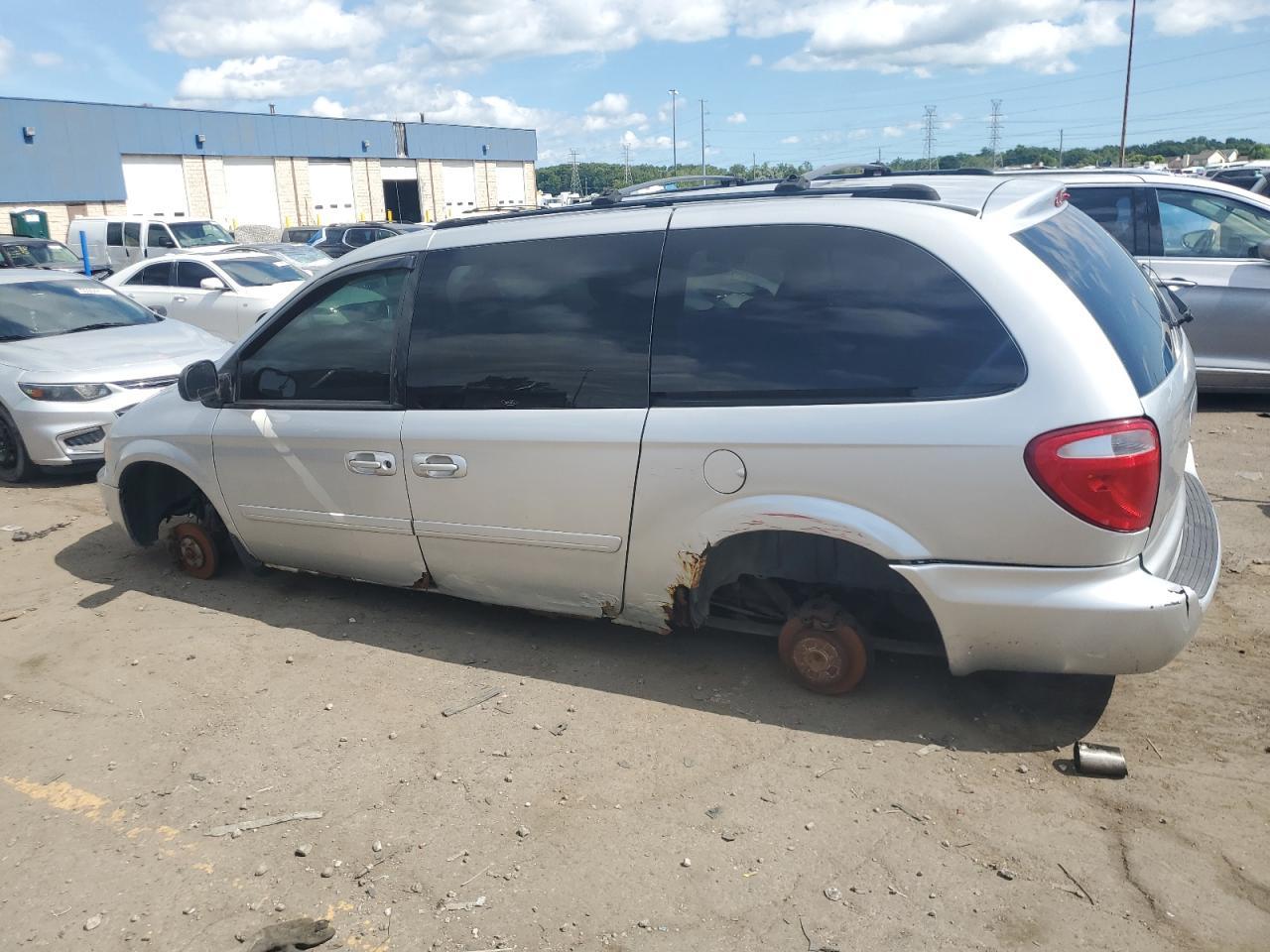 2005 Dodge Grand Caravan Sxt - Image 2