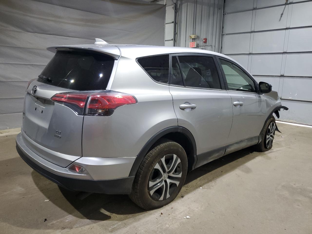 2018 Toyota Rav4 Le - Фото 3