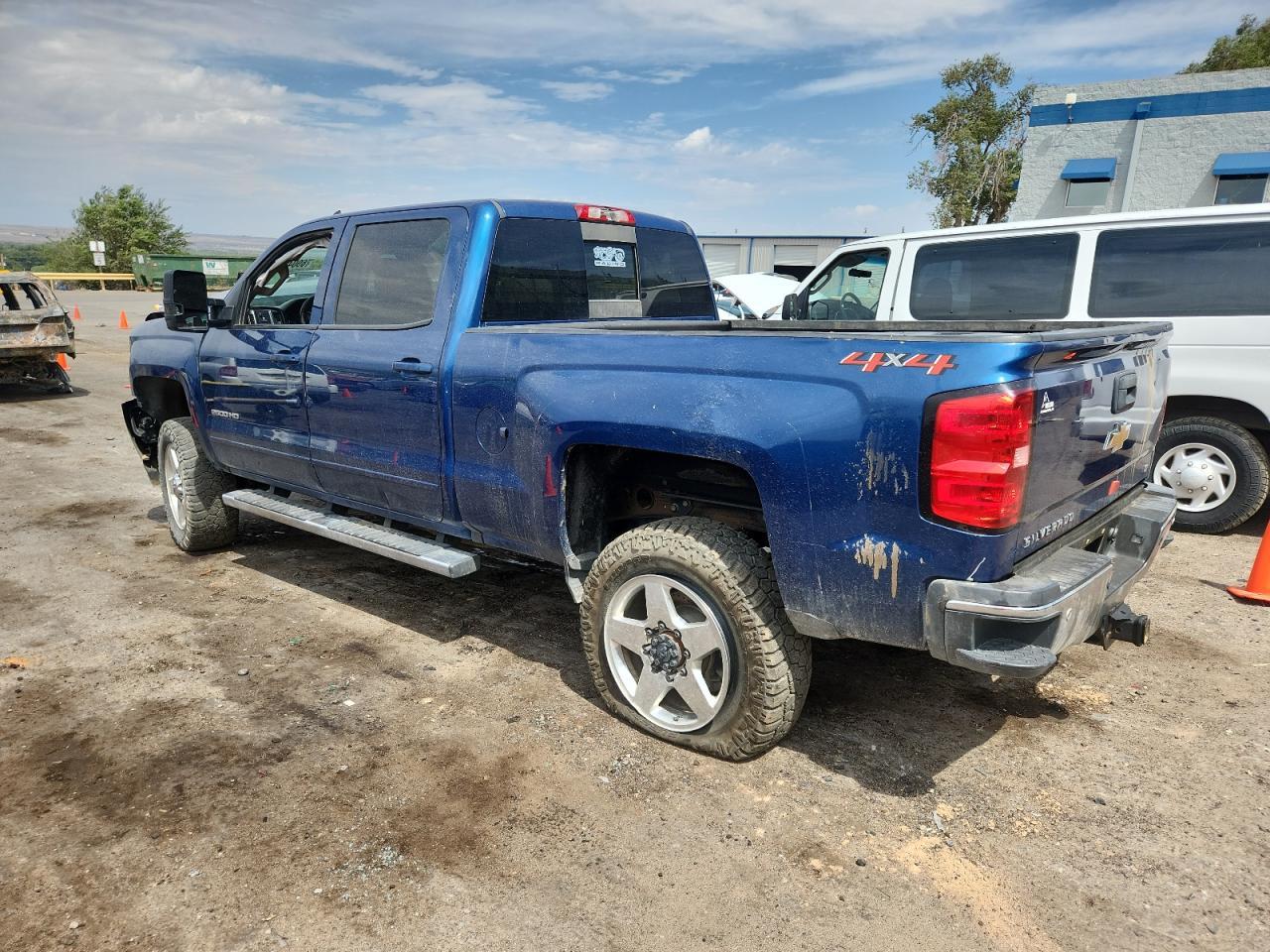 2018 Chevrolet Silverado K2500 Heavy Duty Lt - Image 2