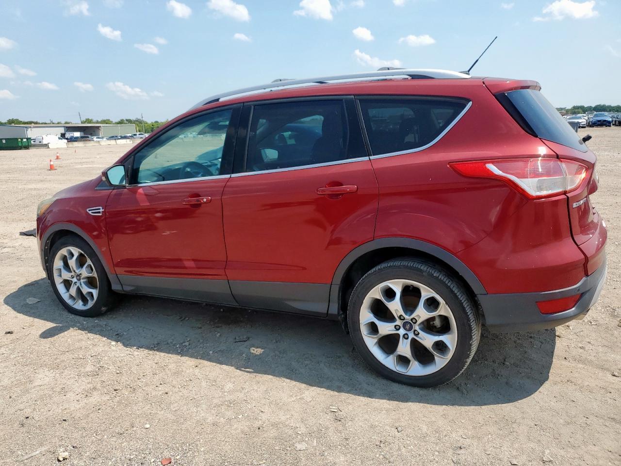 2013 Ford Escape Titanium - Фото 2