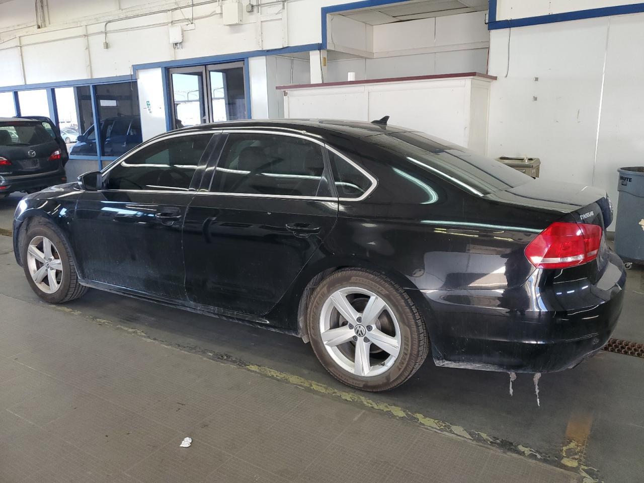 2015 Volkswagen Passat S - Фото 2