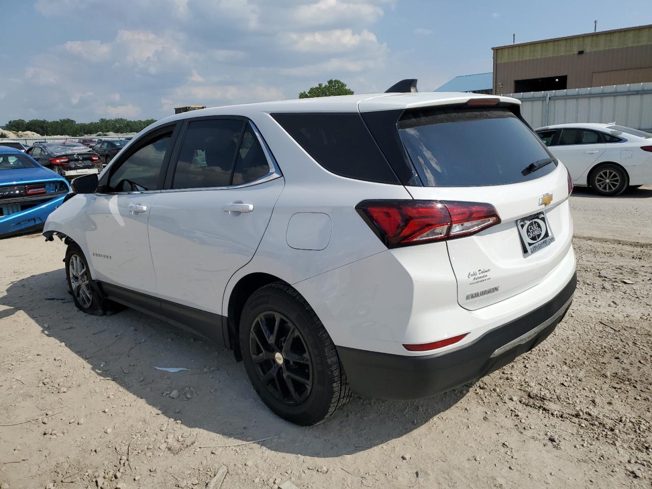 2022 Chevrolet Equinox Lt - Image 2