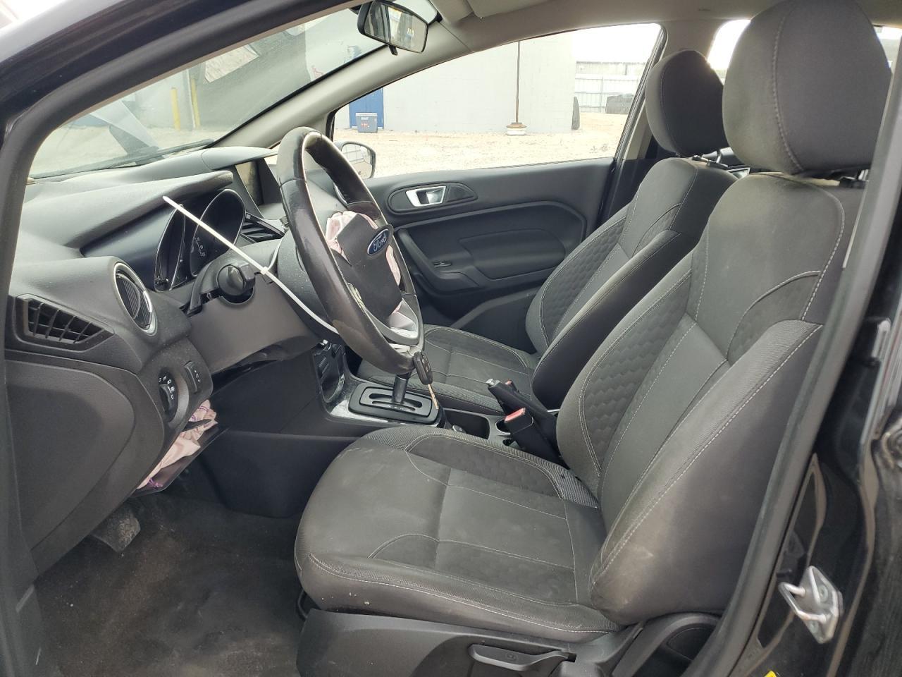 2015 Ford Fiesta Se - Фото 7