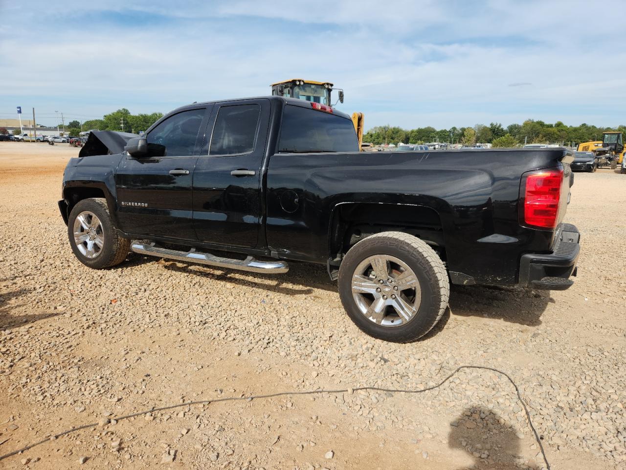 2018 Chevrolet Silverado C1500 Custom - Фото 2
