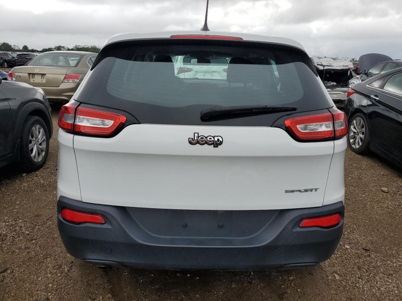 2016 Jeep Cherokee Sport - Image 6