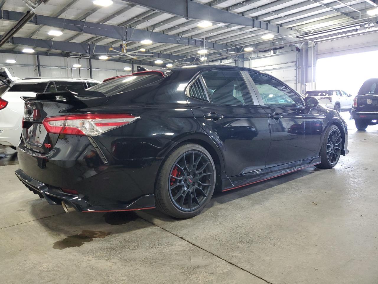 2020 Toyota Camry Trd - Фото 3