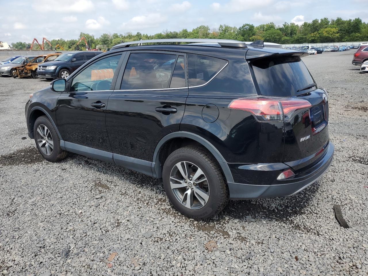 2018 Toyota Rav4 Adventure - Фото 2