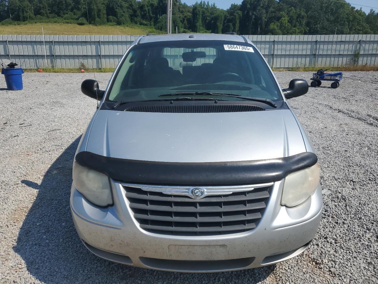 2007 Chrysler Town & Country Lx - Image 5