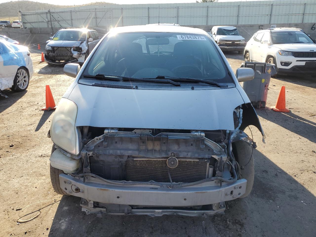 2009 Toyota Yaris - Image 5