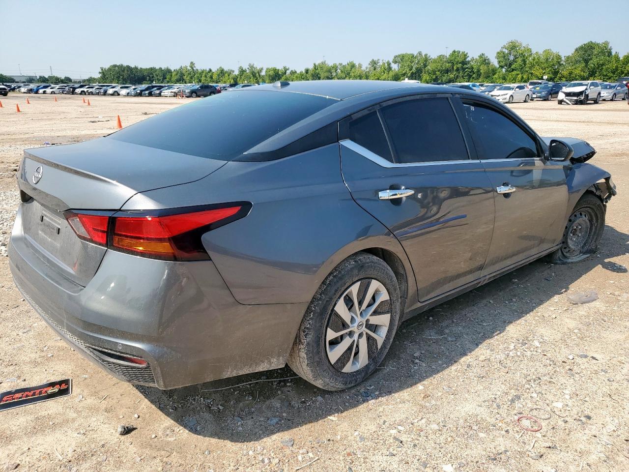 2025 Nissan Altima S - Image 3