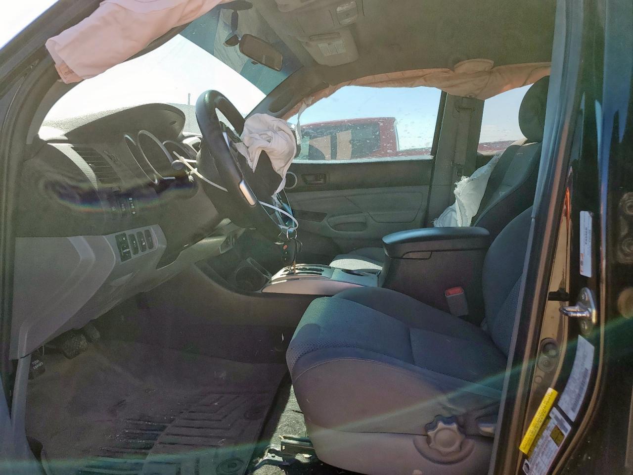 2015 Toyota Tacoma V6 - Image 7