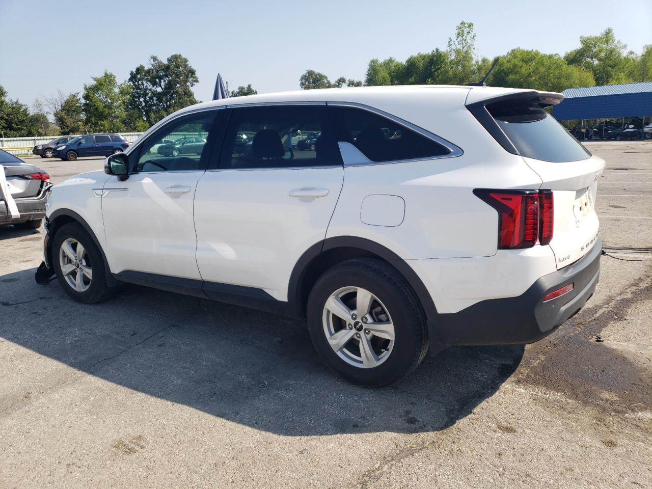 2022 Kia Sorento Lx - Image 2