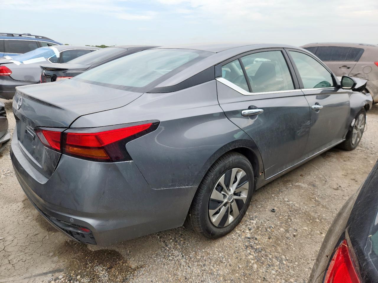 2024 Nissan Altima S - Фото 3