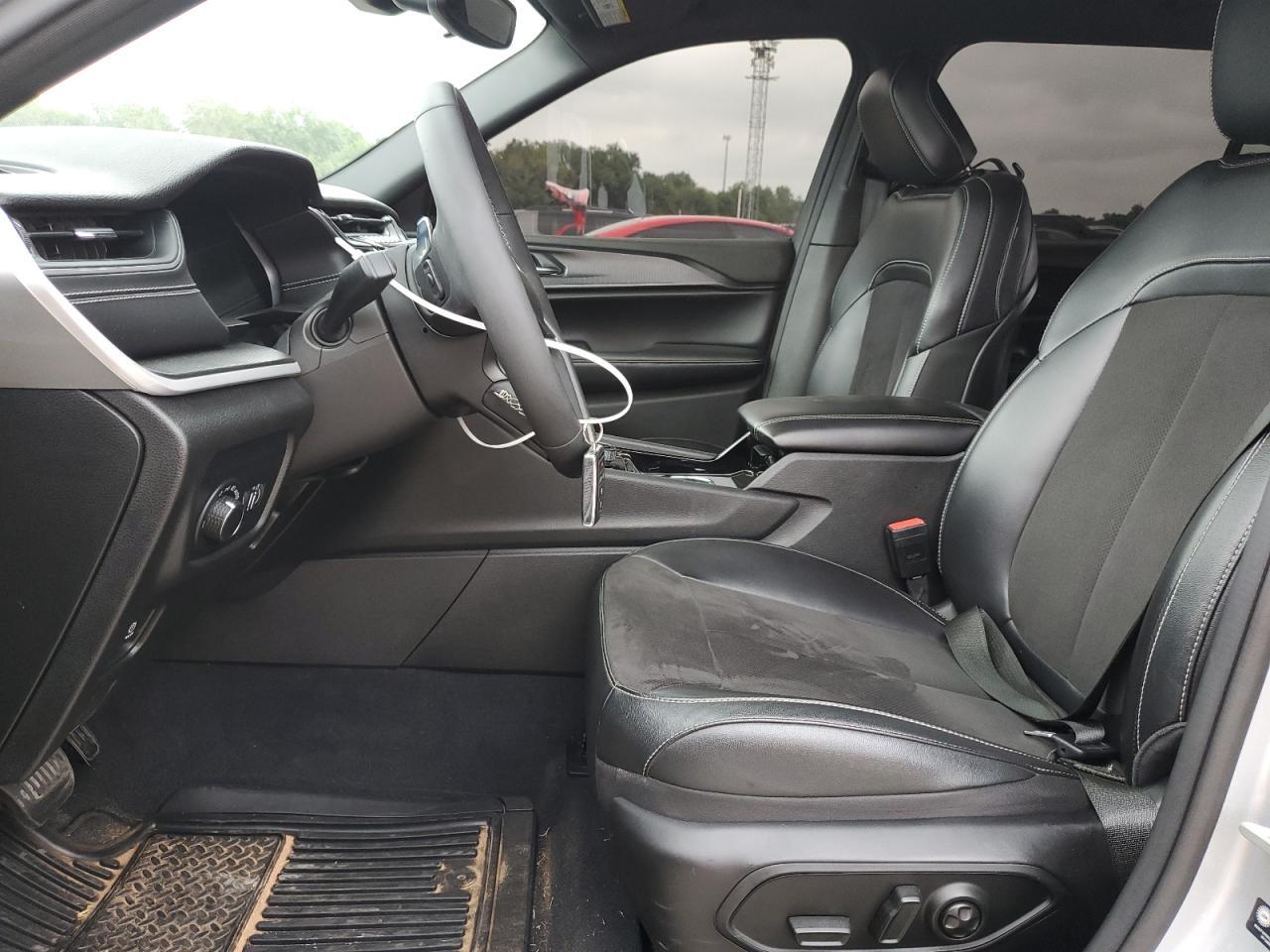 2023 Jeep Grand Cherokee L Laredo - Image 7