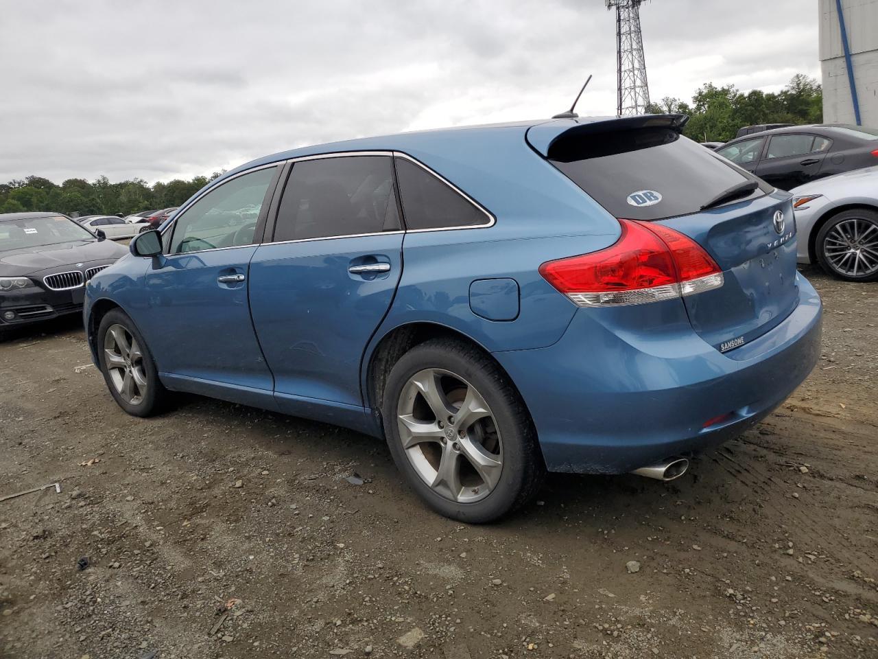 2011 Toyota Venza - Фото 2