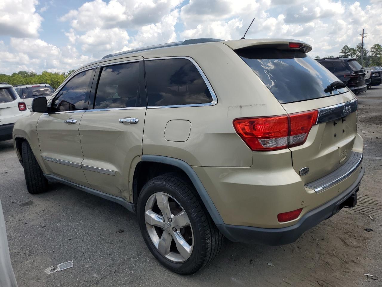 2011 Jeep Grand Cherokee Overland - Image 2