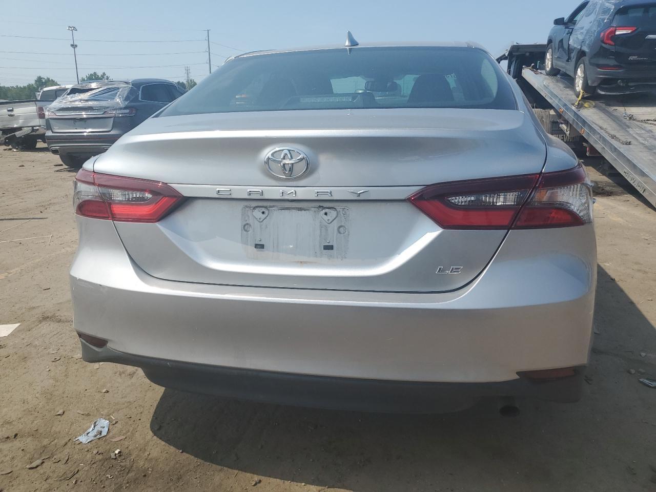 2022 Toyota Camry Le - Фото 6