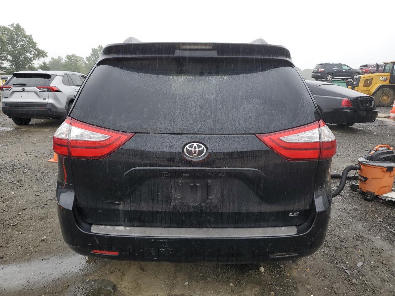 2015 Toyota Sienna Le - Фото 6