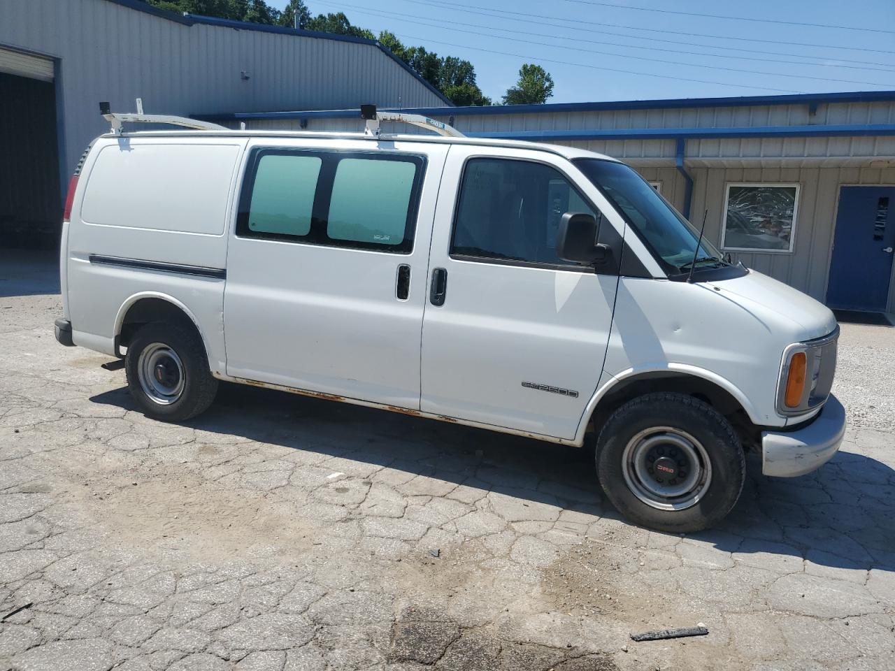 2001 GMC Savana G2500 - Image 4