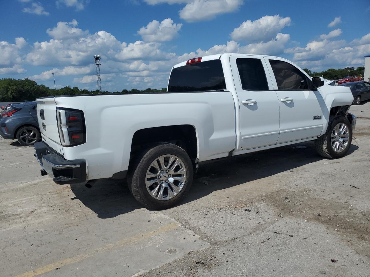 2017 Chevrolet Silverado C1500 Lt - Image 3