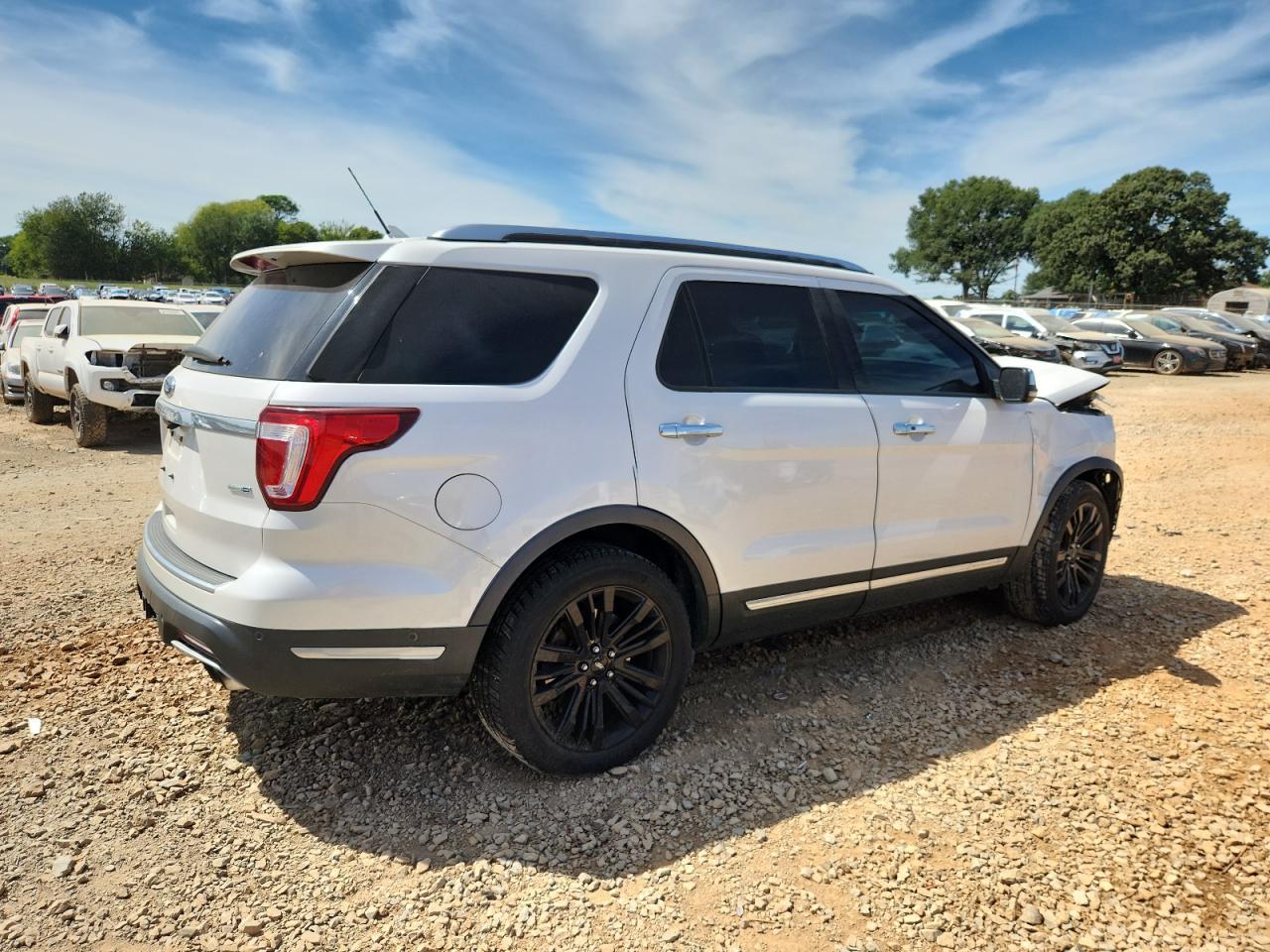 2018 Ford Explorer Platinum - Image 3