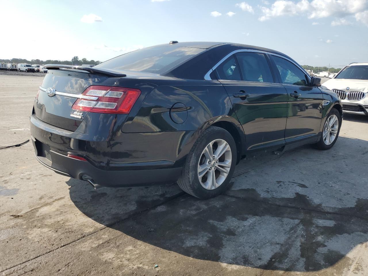 2019 Ford Taurus Sel - Image 3