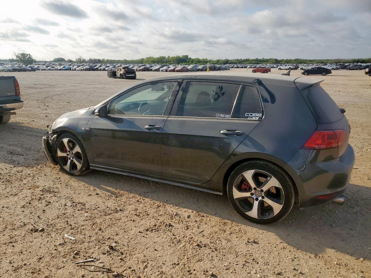 2017 Volkswagen Gti S/Se - Image 2