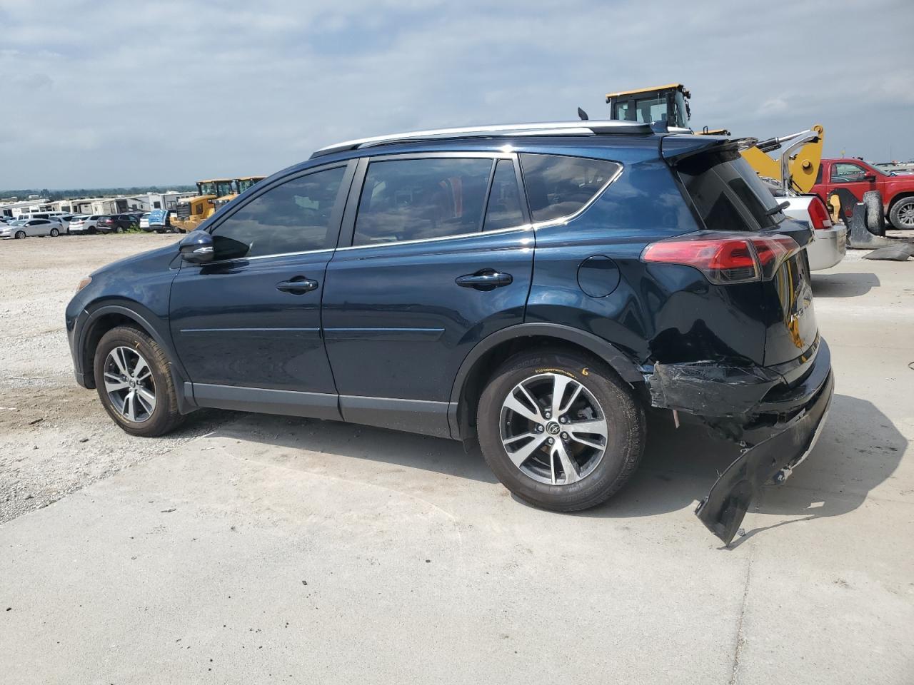 2018 Toyota Rav4 Adventure - Фото 2