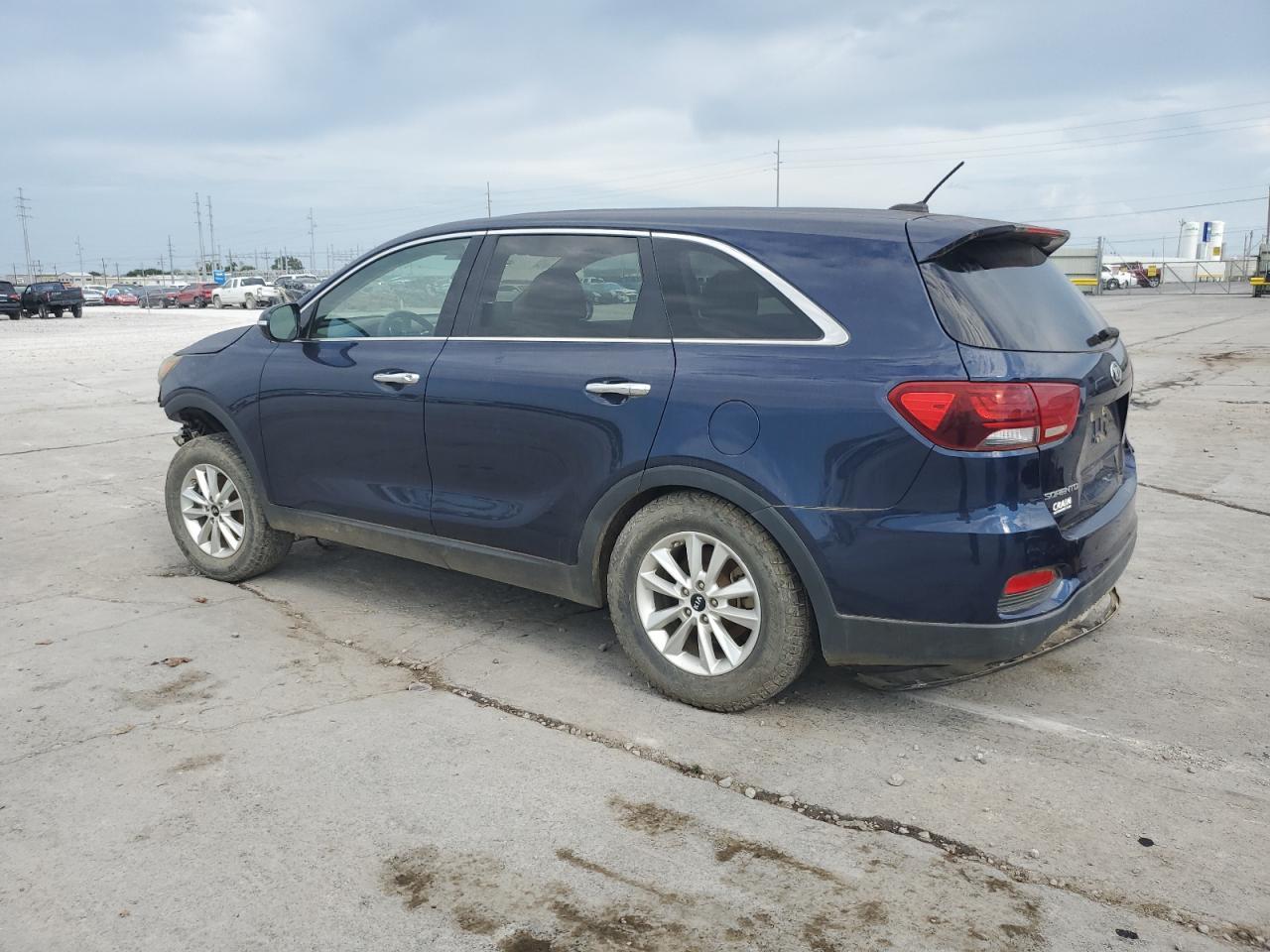 2019 Kia Sorento Lx - Image 2