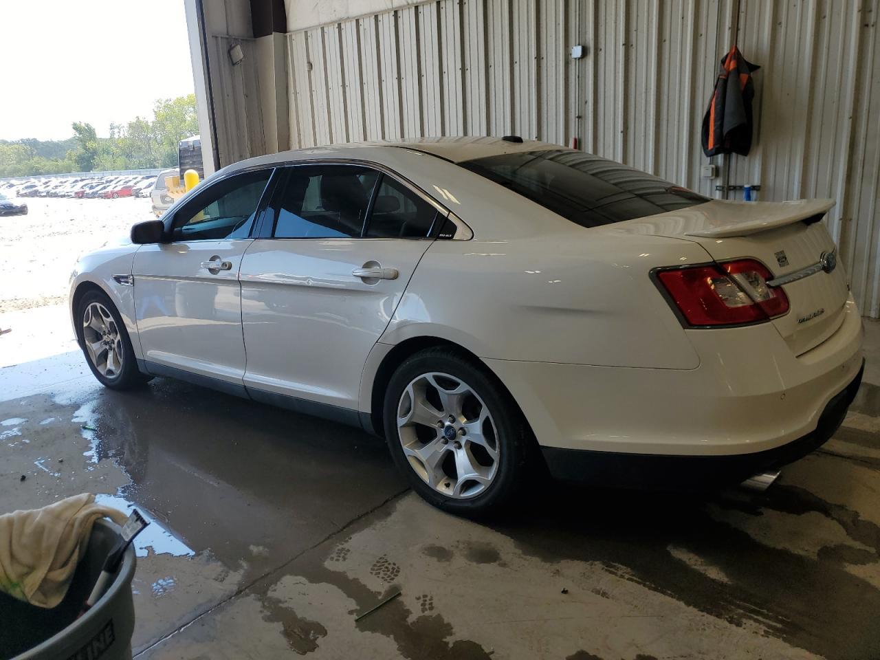 2011 Ford Taurus Sho - Фото 2