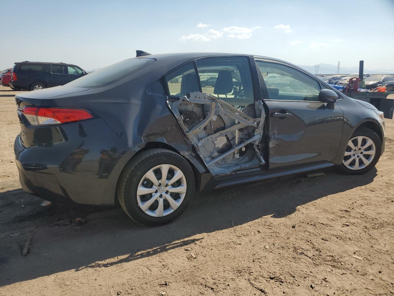 2025 Toyota Corolla Le - Фото 3