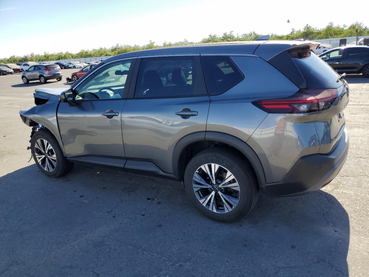 2023 Nissan Rogue Sv - Image 2