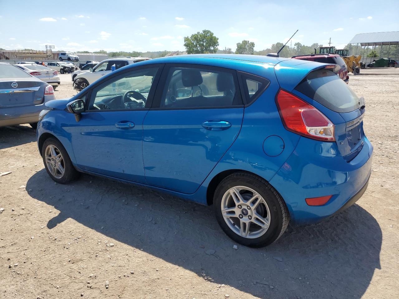 2017 Ford Fiesta Se - Фото 2