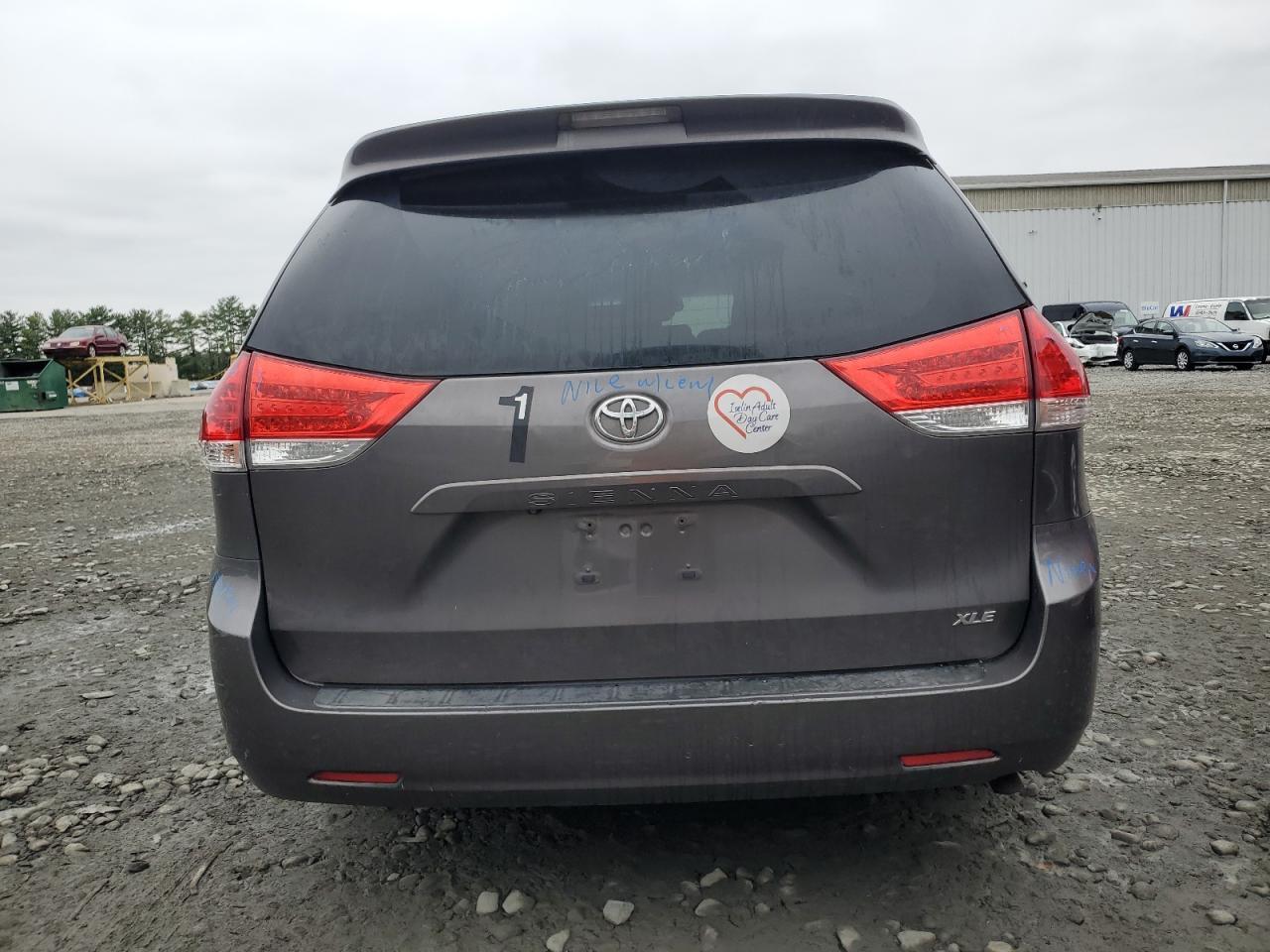 2012 Toyota Sienna Xle - Фото 6