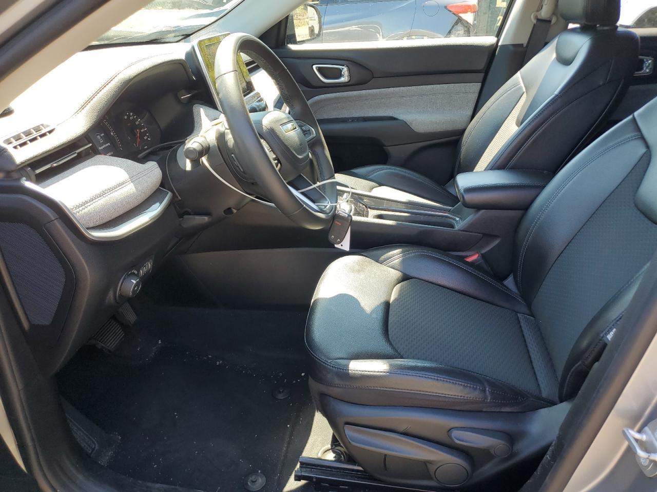 2022 Jeep Compass Latitude - Image 7