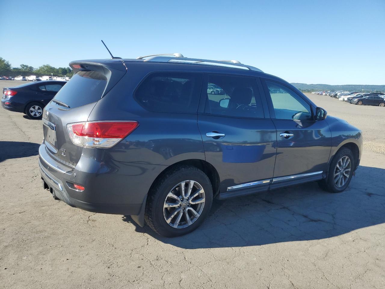 2013 Nissan Pathfinder S - Фото 3