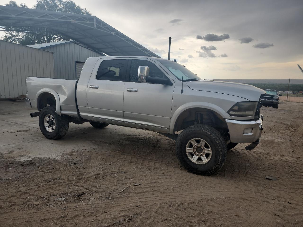 2015 Ram 2500 Laramie - Image 4