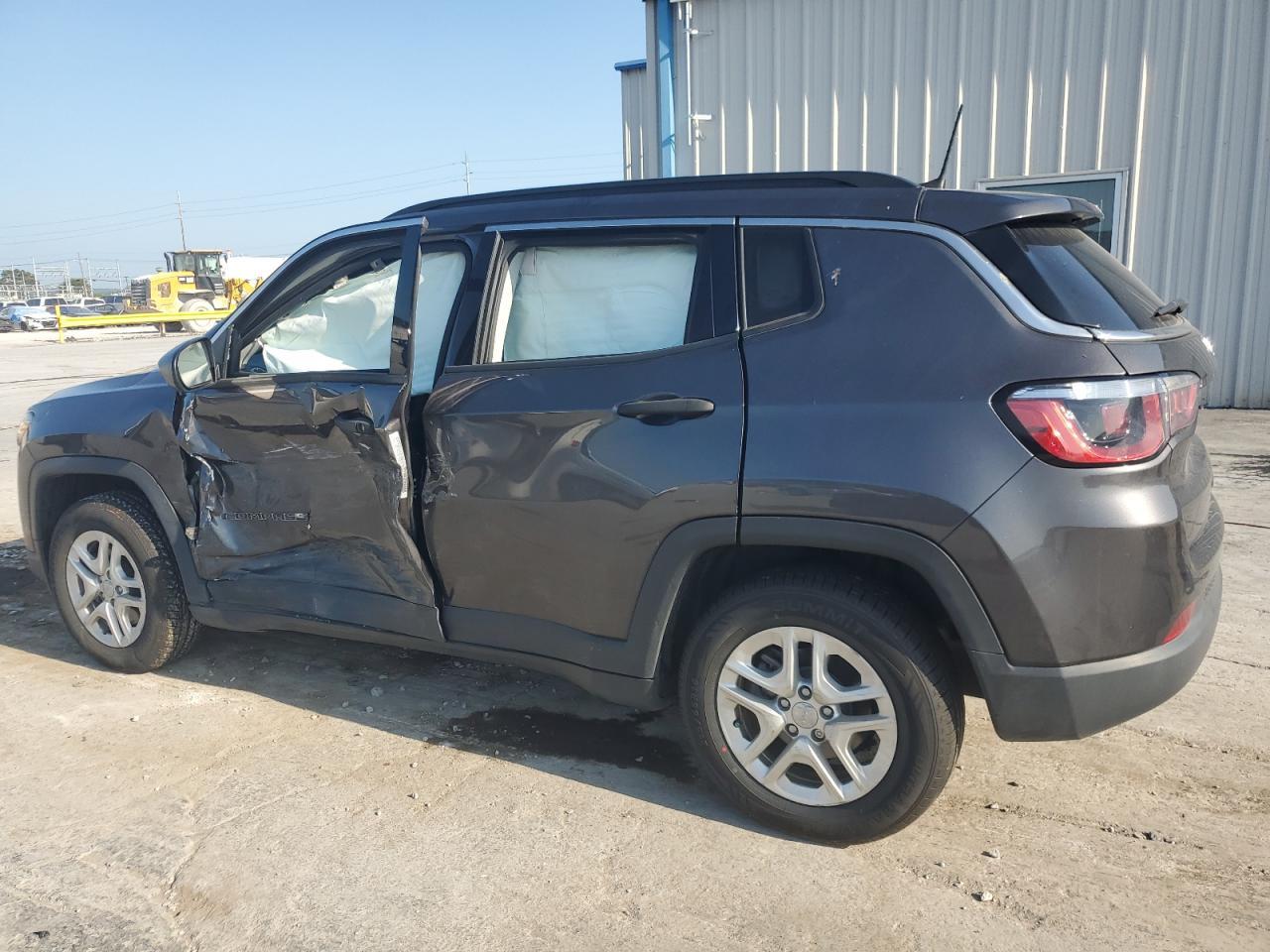 2019 Jeep Compass Sport Sport - Image 2