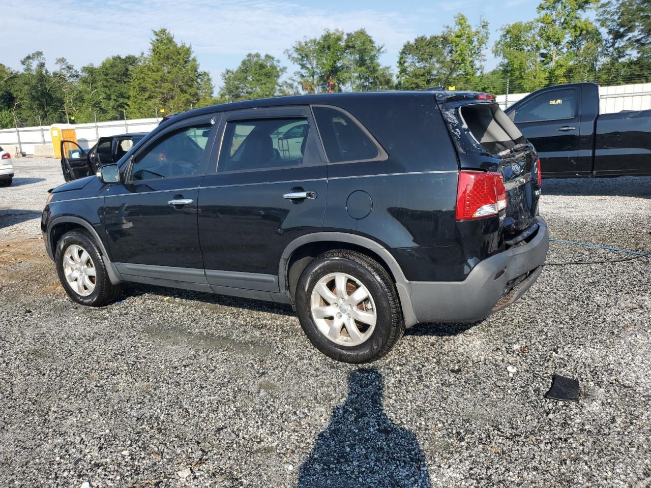 2012 Kia Sorento Lx - Image 2