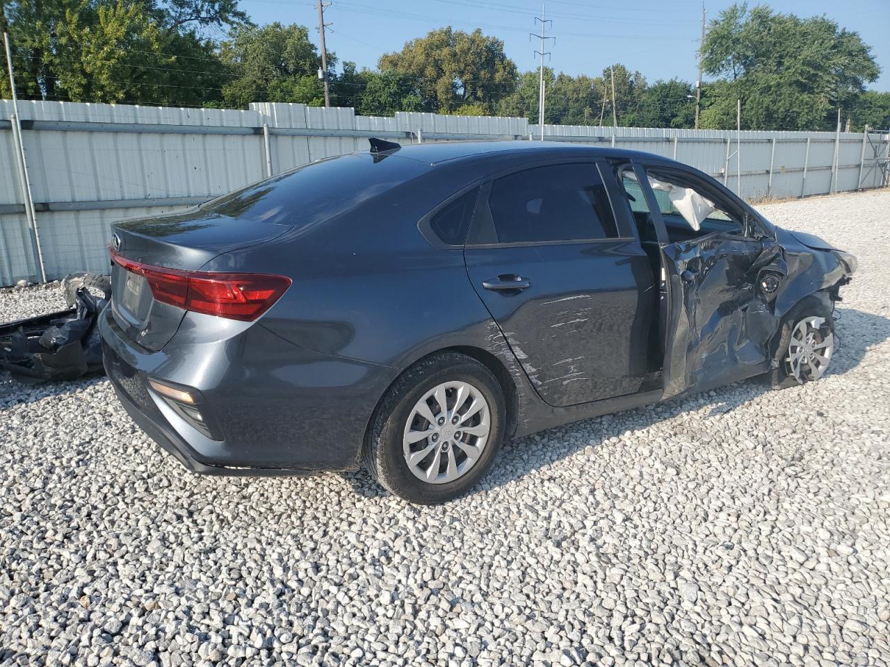 2021 Kia Forte Fe - Фото 3